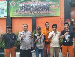 Bhabinkamtibmas Menteng Bersama Pokdarkamtibmas Patroli Wilayah Rw 09 Jalan Anyer
