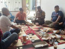 Bhabinkamtibmas Pegangsaan Bersama FKDM Menteng Kumpul Bersama Untuk Mempererat Tali Silahturahmi