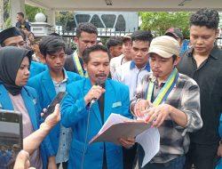 Pergerakan Mahasiswa Islam Indonesia (PB PMII), Dalam Demonstrasinya, di depan Kantor kementerian PDT, Meminta Segera Mencopot Yandri Susanto dari Jabatannya.