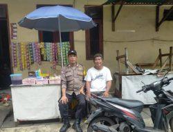 Sambang Warga dan Patroli Dialogis, Bhabinkamtibmas Galur Ajak Pengurus Wilayah Waspada Keamanan di Bulan Ramadhan.