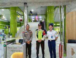 Polsubsektor Monas Timur Perkuat Keamanan di Stasiun Gambir, Jaga Kenyamanan Penumpang