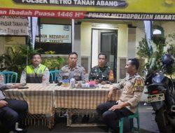 Hari Keenam Ramadhan Jaga Kamtibmas Tetap Kondusif Di Pos Singgah Ramadhan 1446 H/2025 M RW 09 Kelurahan Kebon Kacang