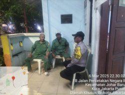 Sambang Pos Kamling Bhabinkamtibmas Johar Baru Imbau Petugas Satkamling RW 06