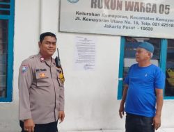 Bhabinkamtibmas Tempel Maklumat Kapolda, Himbau Warga Jaga Keamanan Selama Ramadhan