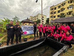 Komandan Batalyon D Pelopor Brimob Polda Metro Jaya Panen Ikan Lele dan Gelar Buka Puasa Bersama Masyarakat