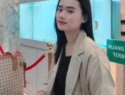 Dengan Sikap Arogan Seperti Preman, Tiga Orang Laki – Laki Keroyok Seorang Pengacara Muda dan Cantik, Ini Kronologisnya, 👇