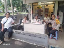 Patroli Humanis di Kawasan Perkantoran Gambir, Bhabinkamtibmas Ajak Satpam Tetap Siaga