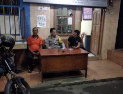 Patroli Malam, Polisi Sambangi Pos Kamling di Paseban untuk Jaga Keamanan Warga