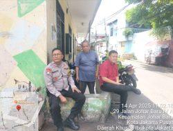 Bhabinkamtibmas Johar Baru Aiptu Sunarto Sambangi Warga RW 05 untuk Cegah Gangguan Kamtibmas