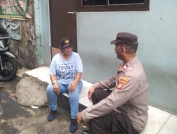 Patroli Dialogis di Jalan Galur Selatan, Kapolsubsektor Sambangi Warga RW 02