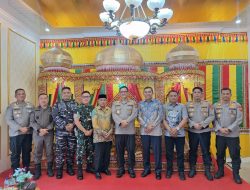 Danlanal Simeulue Sambut Kedatangan Kapolda Aceh Dalam Rangka Kunjungan Kerja di Simeulue