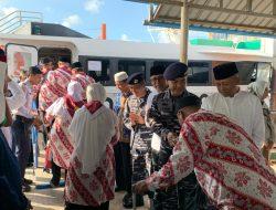 Danlanal Bintan Hadiri Pemberangkatan Jamaah Calon Haji Kota Tanjungpinang