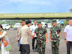 Wadan Lantamal I Turut Serta Antar Keberangkatan Wakil Presiden RI