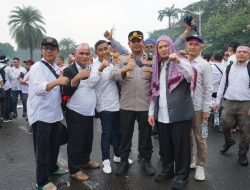 Kapolsek Metro Gambir Turun ke Tengah Massa, Sampaikan Selamat atas Diterimanya Tuntutan Aksi Damai CPNS