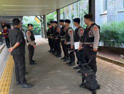 Satuan  Brimob Polda Metro Jaya  Melaksanakan Patroli, Pengamanan dan Sterilisasi Dalam Rangka Ibadah Misa Kenaikan  Isa Al Masih  Di Gereja Katedral Dan  Immanuel, Jakarta Pusat 