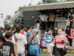 judul Makan Bergizi Gratis Dalam Rangka Menyambut HUT Ke 79 Bhayangkara di CFD Bundaran HI