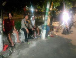 Ciptakan Situasi Aman dan Kondusif, Bhabinkamtibmas Kebon Sirih Ajak Warga Patuhi Kamtibmas di Larut Malam