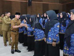 Bupati Ade Kunang Lantik 156 Jabatan Fungsional Guru dan Pengawas Sekolah