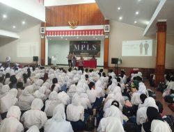 Sat Binmas Polres Jakpus Edukasi Bahaya Narkoba dan Judi Online pada MPLS SMKN 27
