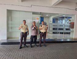 Bhabinkamtibmas Patroli di Bank BCA, Ingatkan Security Tingkatkan Kewaspadaan