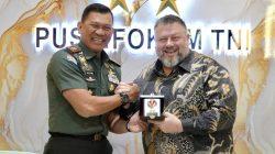Kapuspen TNI Terima Atase Pers Kedubes AS, Perkuat Diplomasi Pertahanan melalui Komunikasi Strategis