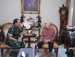 Anjangsana TNI ke Jenderal TNI (Purn) Try Sutrisno: Kita Tidak Boleh Melupakan Persatuan