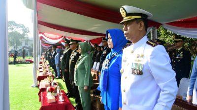 Komandan Beserta Prajurit Lanal Bandung Ikuti Upacara Peringatan HUT Ke-80 Tentara Nasional Indonesia Tahun 2025
