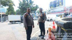 Patko Polsek Metro Gambir lakukan patroli antisipasi pergerakan massa di sekitar Mahkamah Agung
