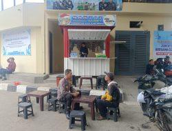 Bhabinkamtibmas Aipda Irvan Sambangi Gerai Rakyat Mart Komunitas Ojol Kamtibmas di Juanda