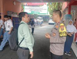 Bhabinkamtibmas Petojo Utara Jalin Koordinasi dengan Sekolah YP IPPI, Dukung Sosialisasi Penerimaan Polri TA 2026