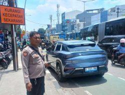 Patko 1013 Polsek Metro Gambir Lakukan Pemantauan Arus Lalu Lintas di Jalan Suryopranoto Imbas Penutupan Jalan Merdeka Selatan