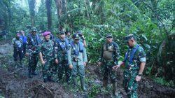 TNI Bantu Penyelamatan Badak di Taman Nasional Ujung Kulon