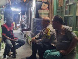 Sambang Malam, Polisi Hadir Temani Petugas Satkamling RT 11/06 Kampung Bali Jaga Lingkungan